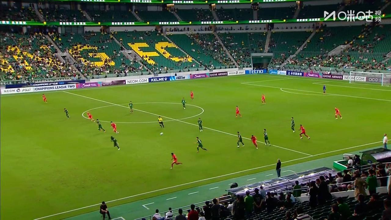 如今的亚冠 已经改制成与欧冠一样的赛制，而且也采取了跨年制，与我们的联赛有冲突，