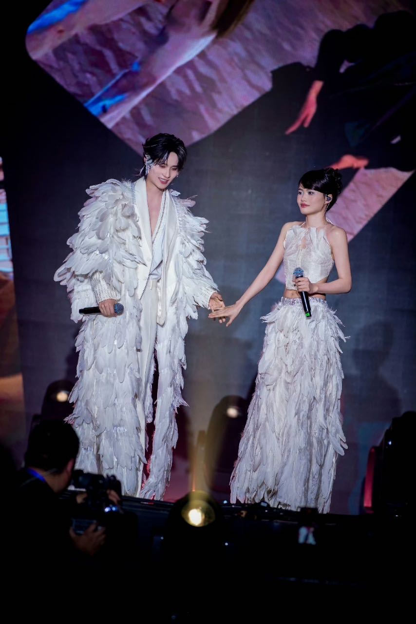 井胧你倒是看一眼是井迪啊 这对姐弟简直是一对活宝，他们的日常就像一出喜剧，让人看