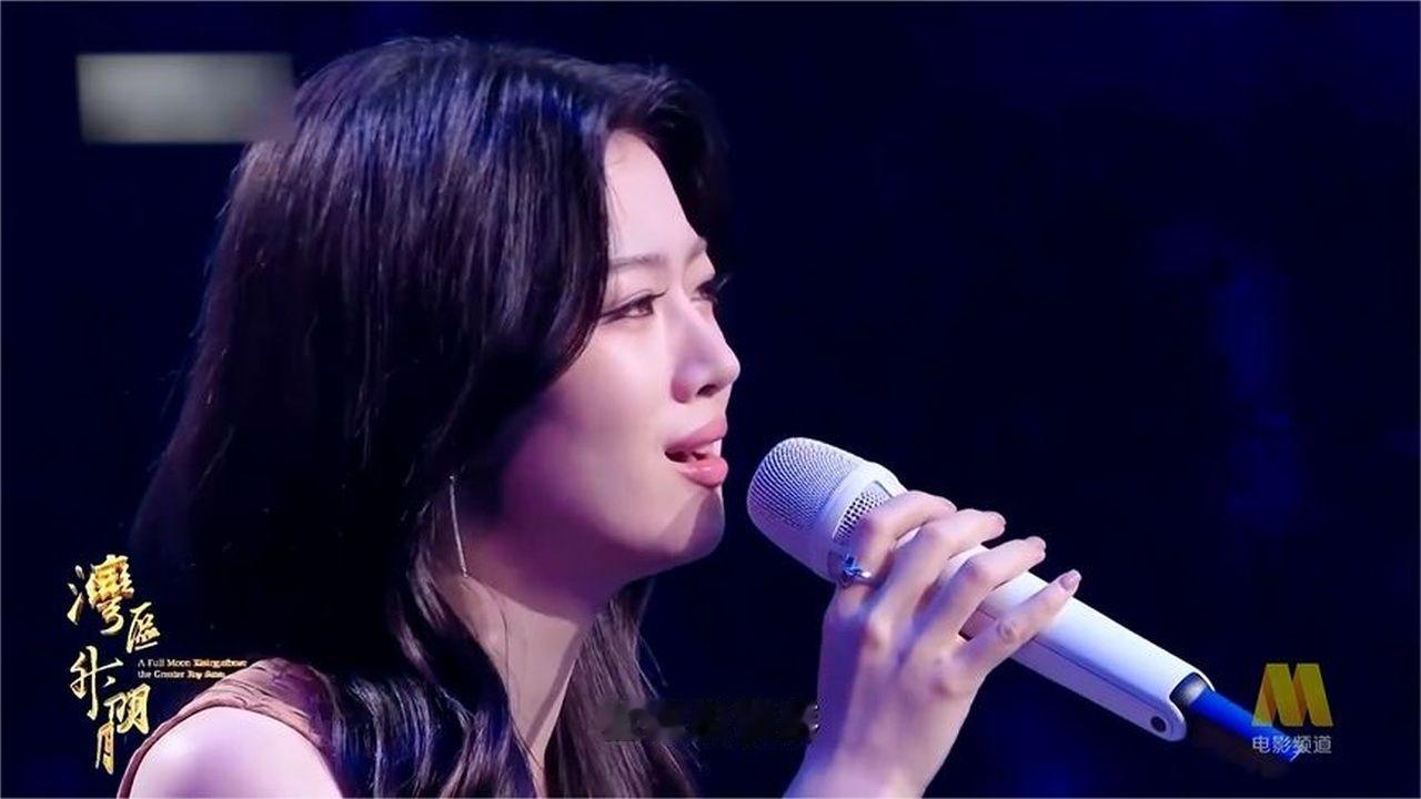 单依纯大湾区压轴演唱《归》，一开口赢麻了，嗓音好绝丨湾区明月