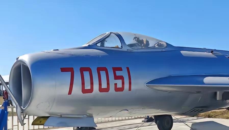 美国军媒发现，我国组成1000架歼6W无人攻击机，可以进行1000次攻击，投掷2