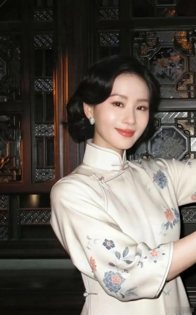 刘诗诗民国造型好美，这气质太顶了～ 千里江山图妆造