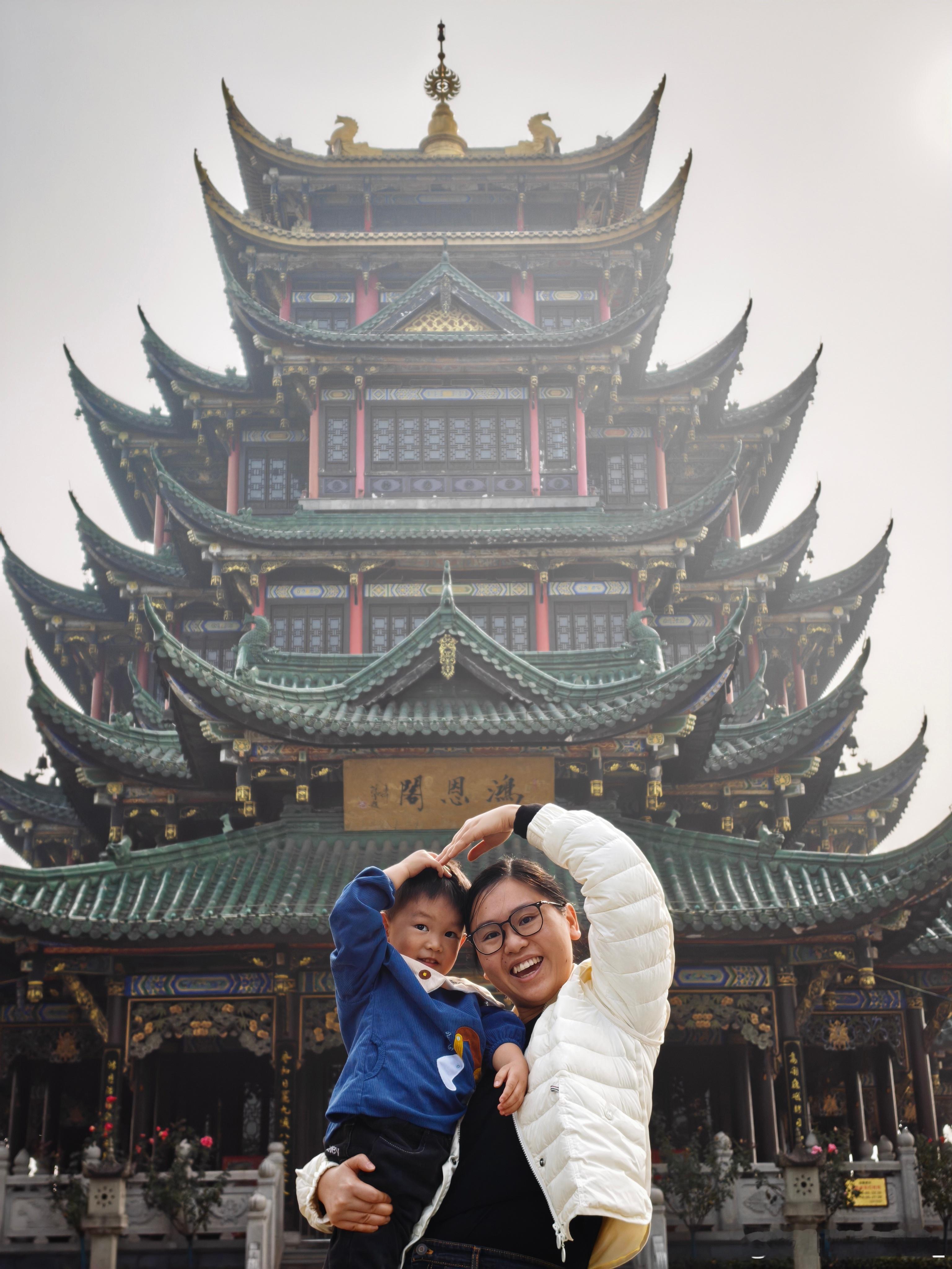 重庆这几天开启雾都模式了，想念前几天的太阳天