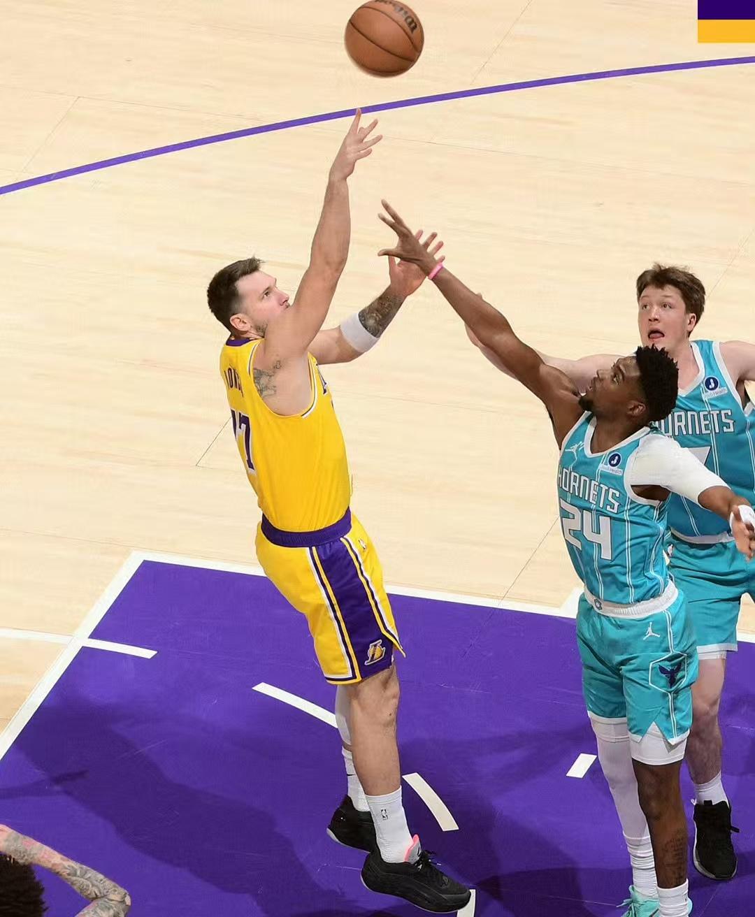 湖人也倒在了黄蜂的万箭齐发之下！
不斩无名之辈，专射流量大队；东部倒数第四的黄蜂