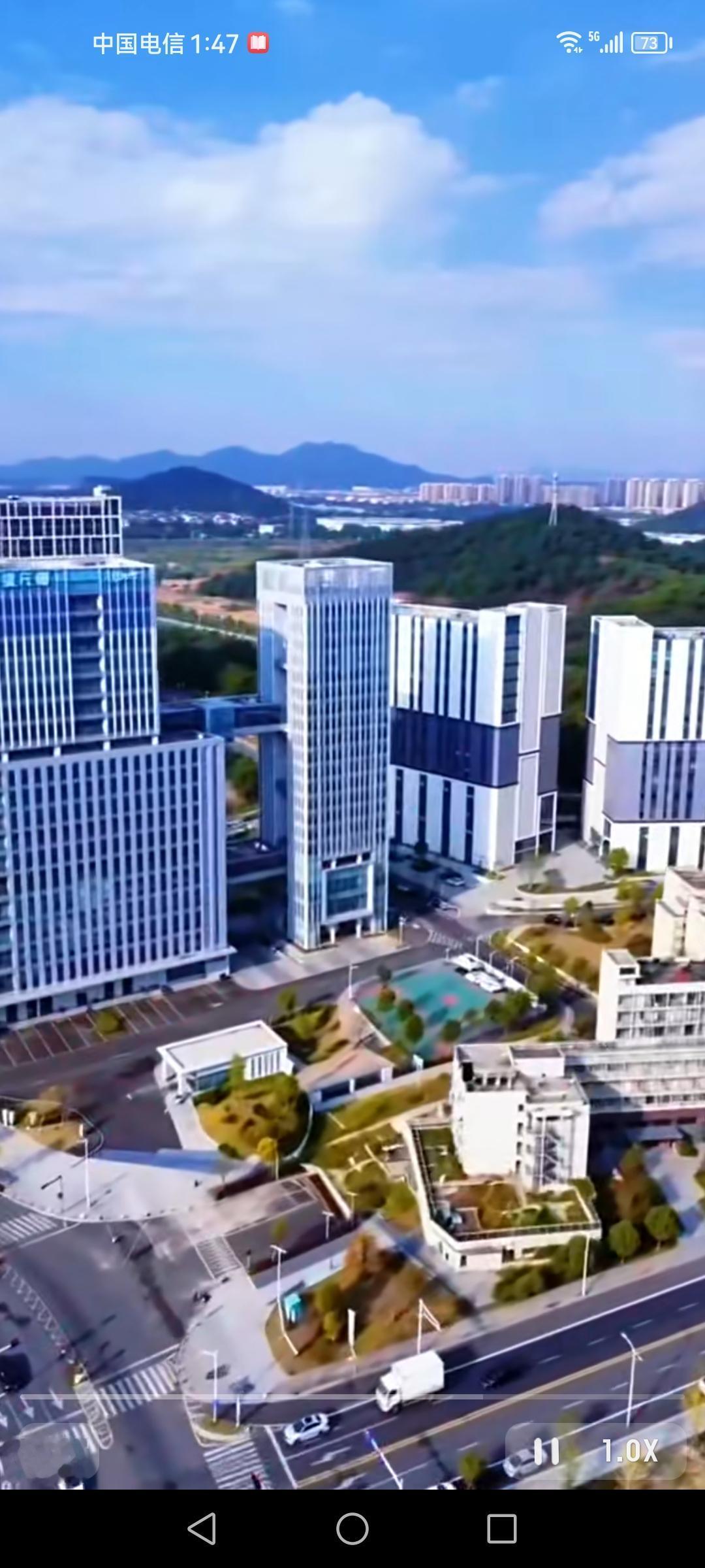 稳健医疗大厦可是湖北浠水首富的产业，据说投资近6亿呢。这手笔可真不小，能拿出这么