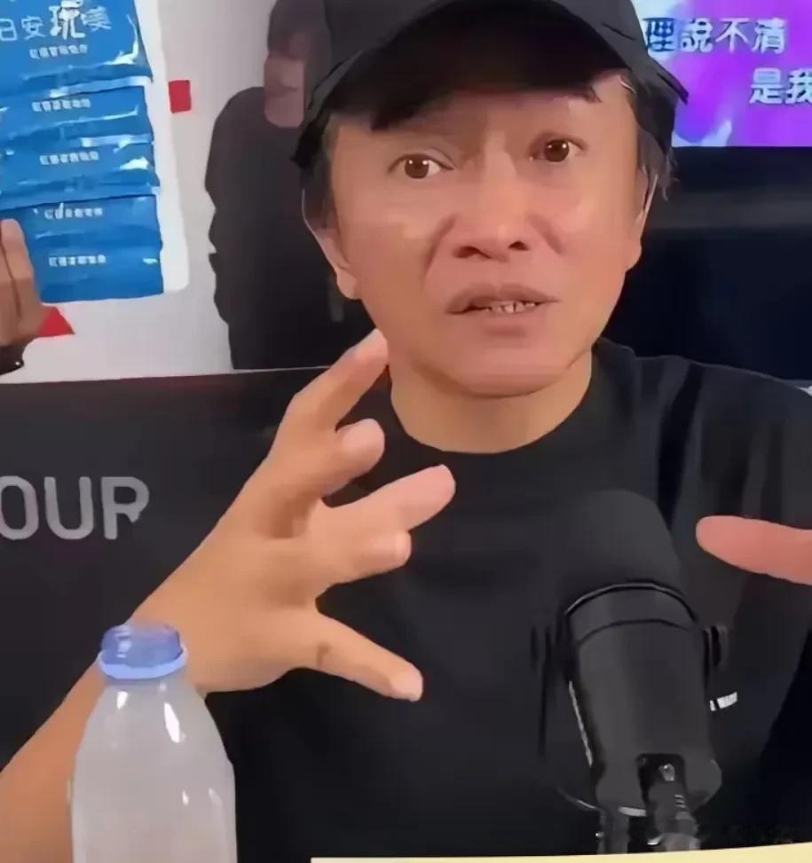 吴宗宪站起来力挺马小梅。
      最近马晓梅的艳照在网上广泛传播。大家都知道