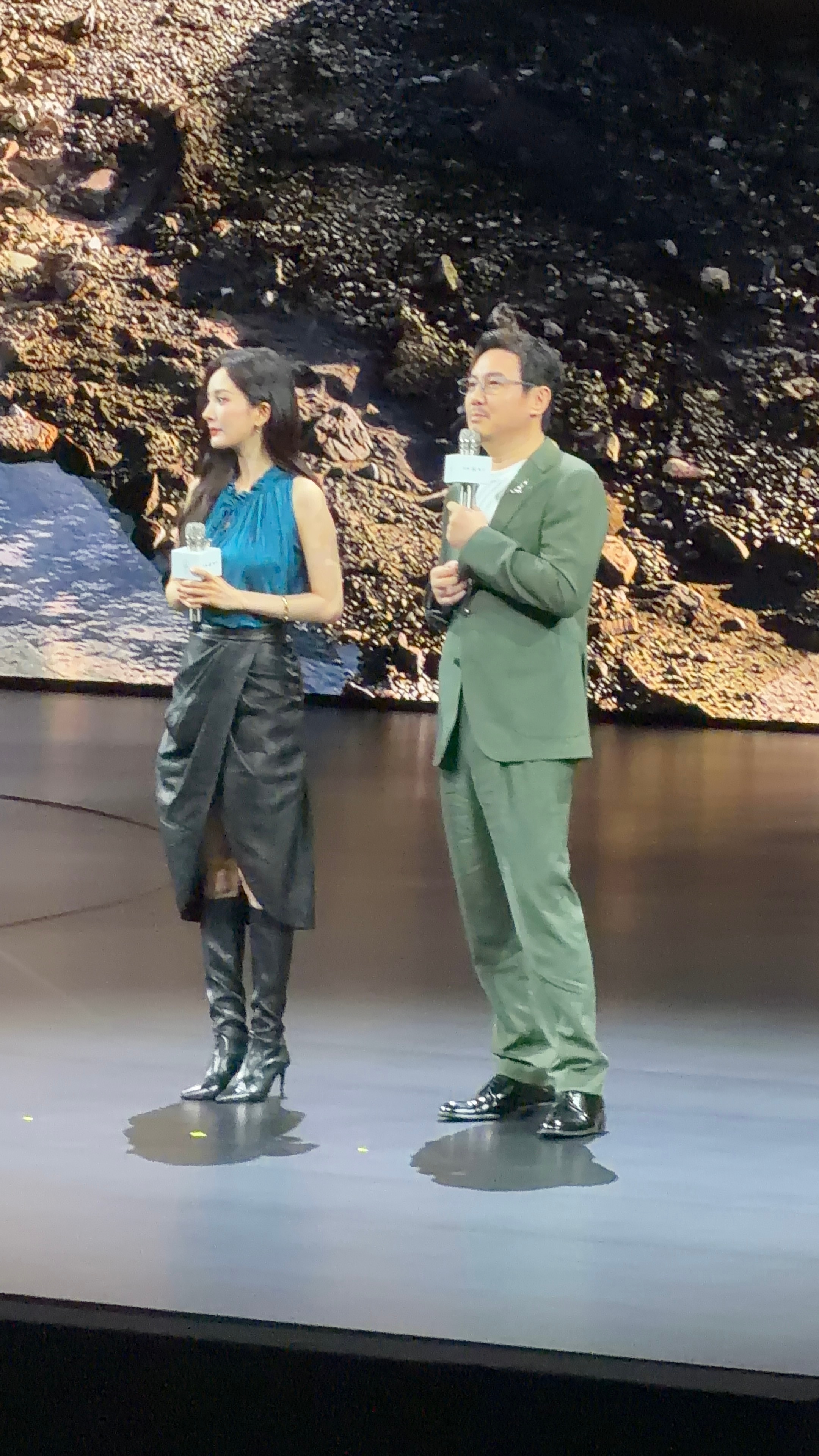 42.98万起，拥有大幂幂同款享界G9，值不值享界G9这次有三档配置，Max+、