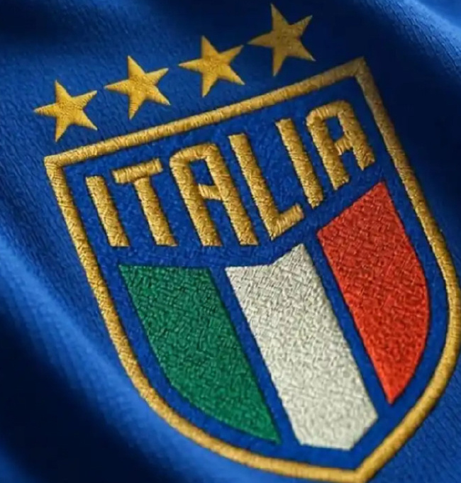 国家队无缘世界杯，欧冠联赛意甲球队全部出局，如今的意大利足球真需要重新定义了，他