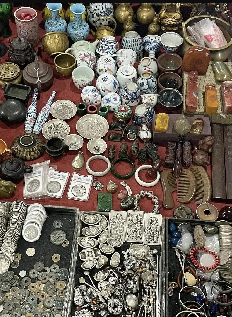 天下之大，无奇不有！在山西，有一个男子上山，途中花了 100 元买了一个铜碗，回