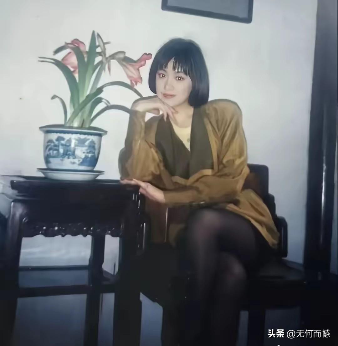 看到这几张老照片，感觉特别的亲切，因为照片中的这几个美女，就是当年我们最喜欢的那