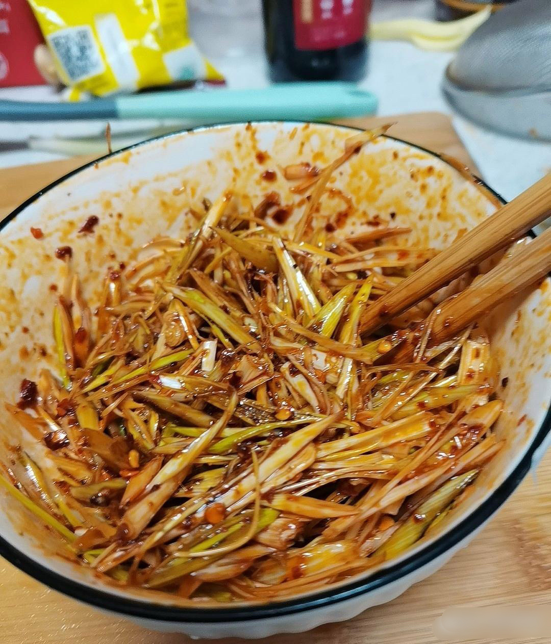 婆婆做的，猜猜这是什么菜 