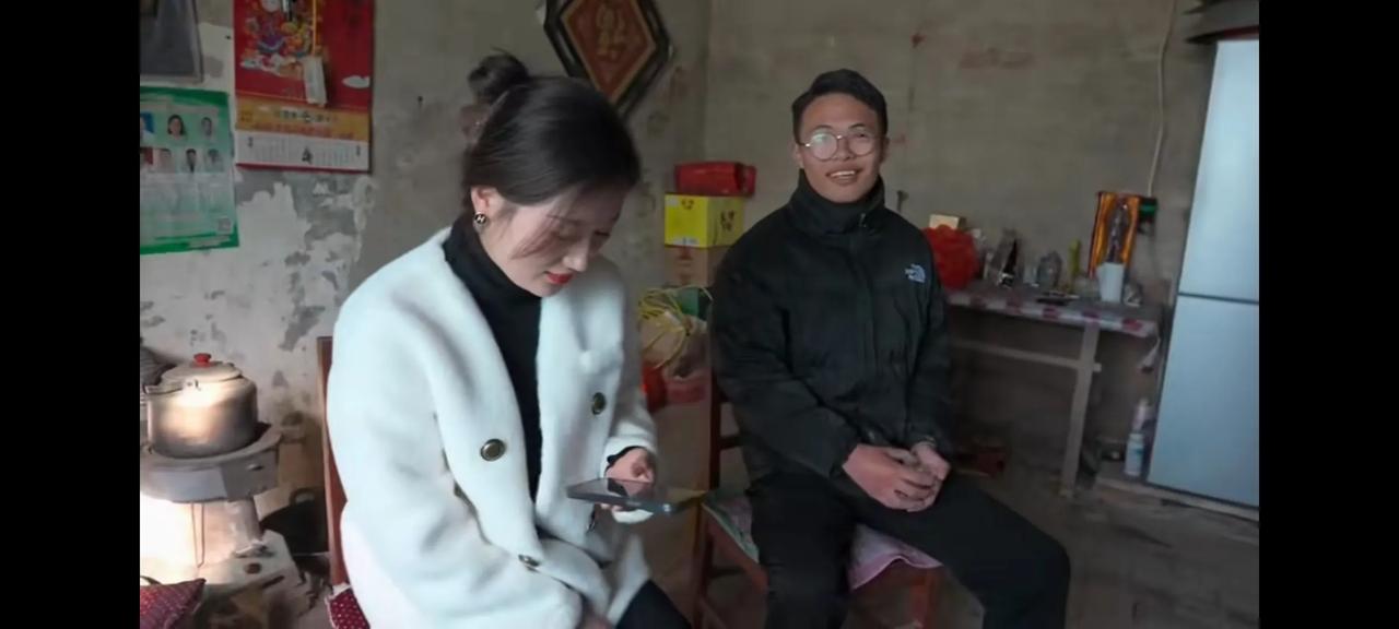 就这样的美女还会待在农村相亲？早就被城里人搞走了。