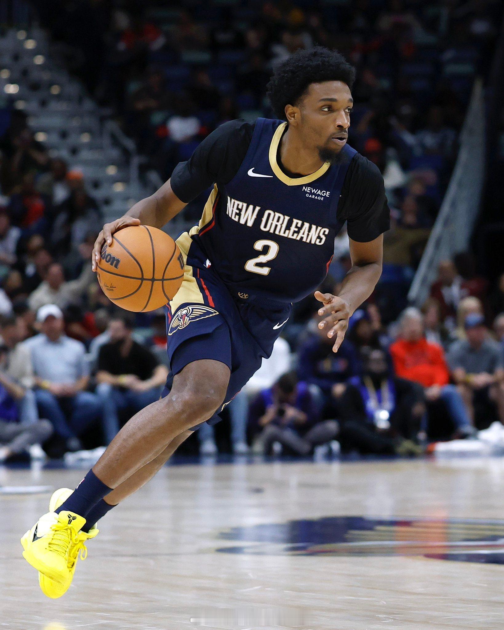 鹈鹕前锋赫伯·琼斯被诊断为轻微右小腿拉伤，将在大约一周后接受复查。 