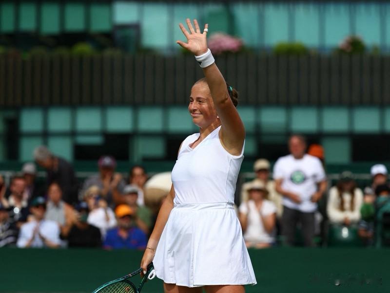 ✅乌克兰斯尼古尔6-4、6-3横扫资格赛选手法国让让；
✅23号种子美国纳瓦罗3
