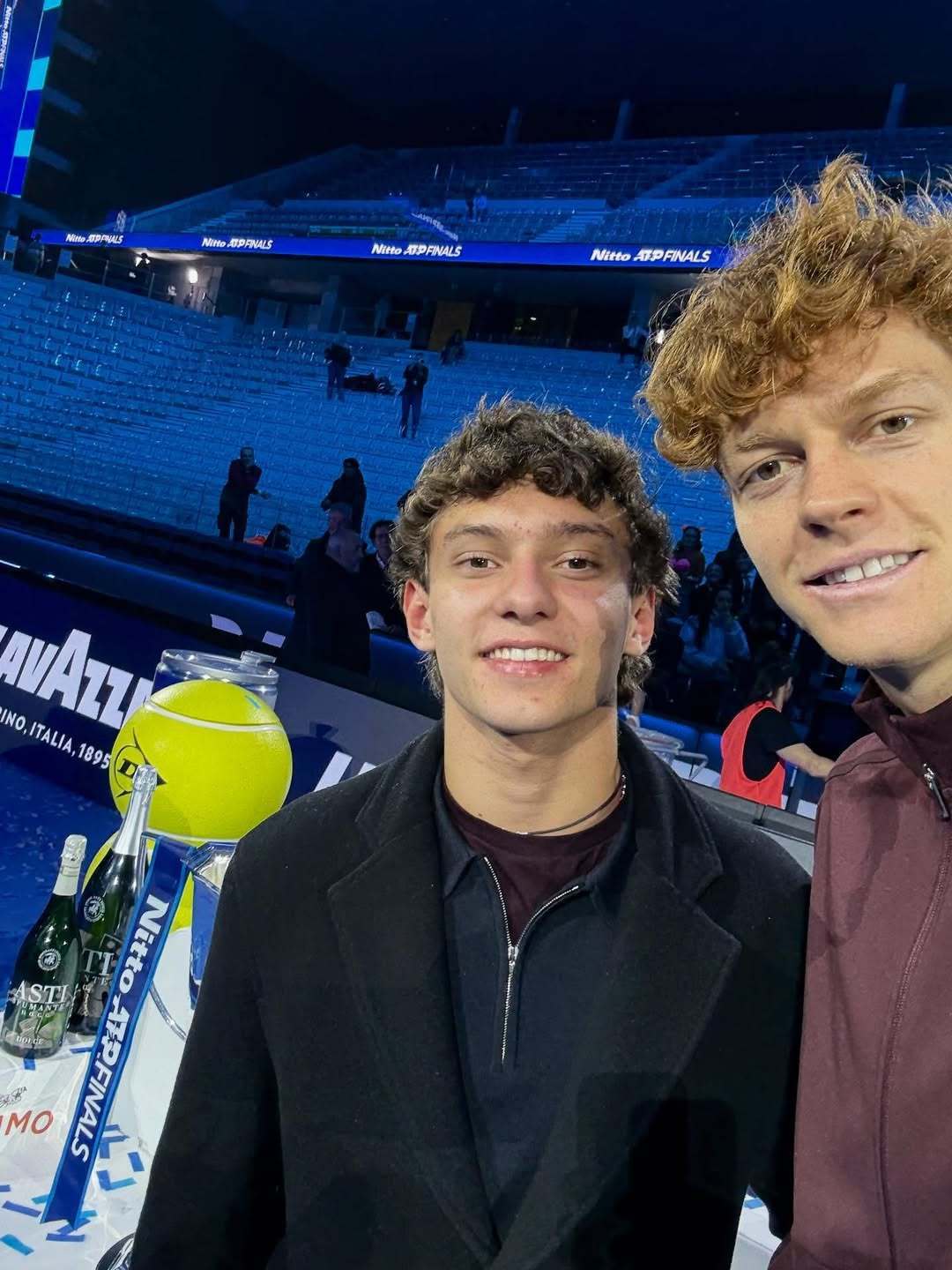 安东内利夺F1中国站冠军这狠AMG跨界好朋友！安东内利与意大利超级网球明星辛纳还
