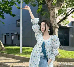 李一桐迪丽热巴谁的身材更迷人 