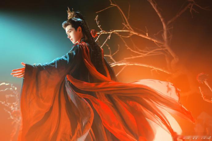 阿瑟从将夜到献鱼 陈飞宇这演技成长线太绝啦，将夜里他是带着江湖气的宁缺，信念藏在