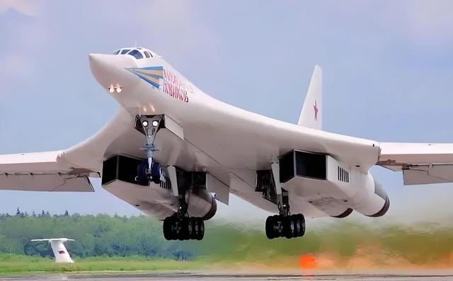 为什么俄罗斯在世界上谁都不怕？现在回头看，原因其实很简单：1.俄罗斯高超声速武器