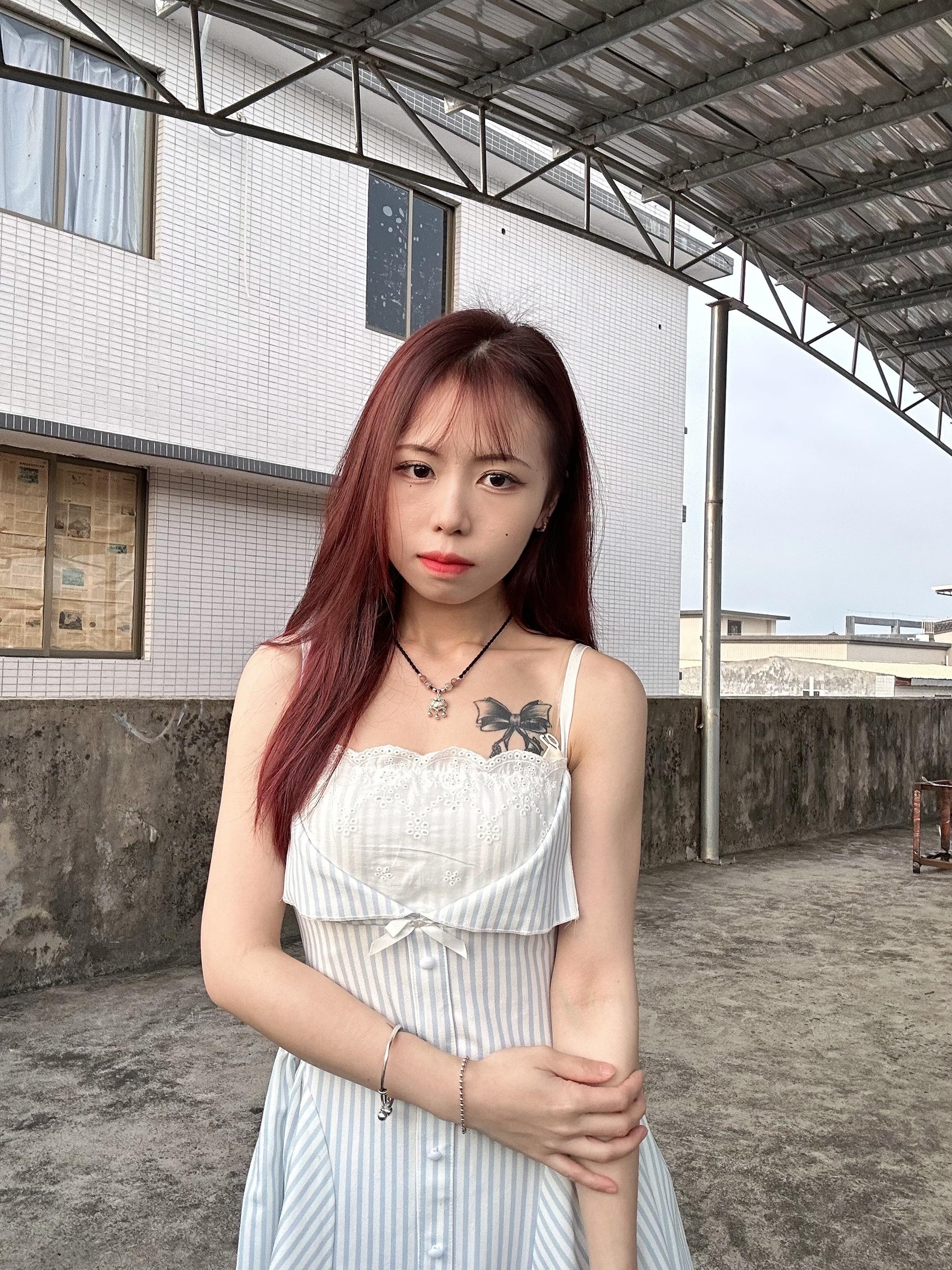 不跟你在一起  就不用听见有钱再买这四个字了