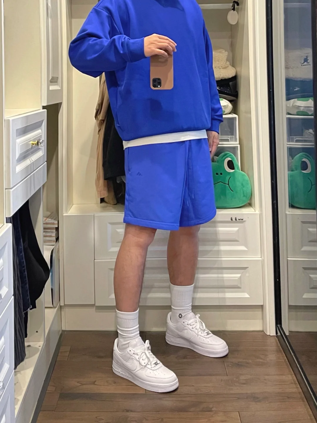 克莱因蓝｜卫衣穿搭