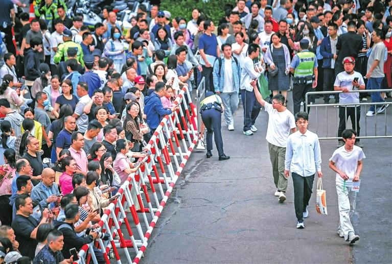 2026年高考人数1290万，但其中有超过，60%是县城考生，背后有一个事实，很