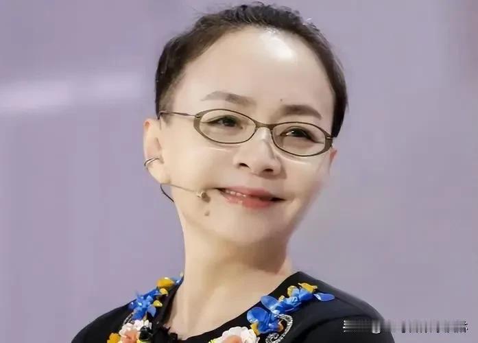 #宋丹丹退圈# 
宋丹丹都六十多岁了，这个年纪退圈也挺正常的。
现在也没有适合六