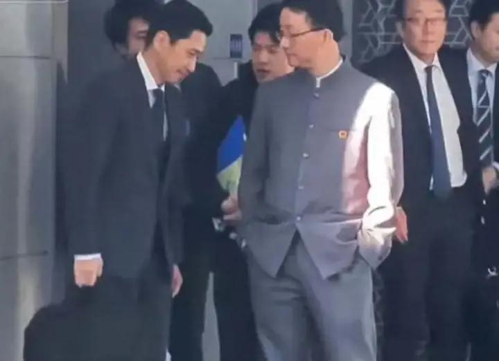 快讯！快讯！
 
据多家媒体报道，日本政界人物高市早苗突然宣布了更强硬的对外主张