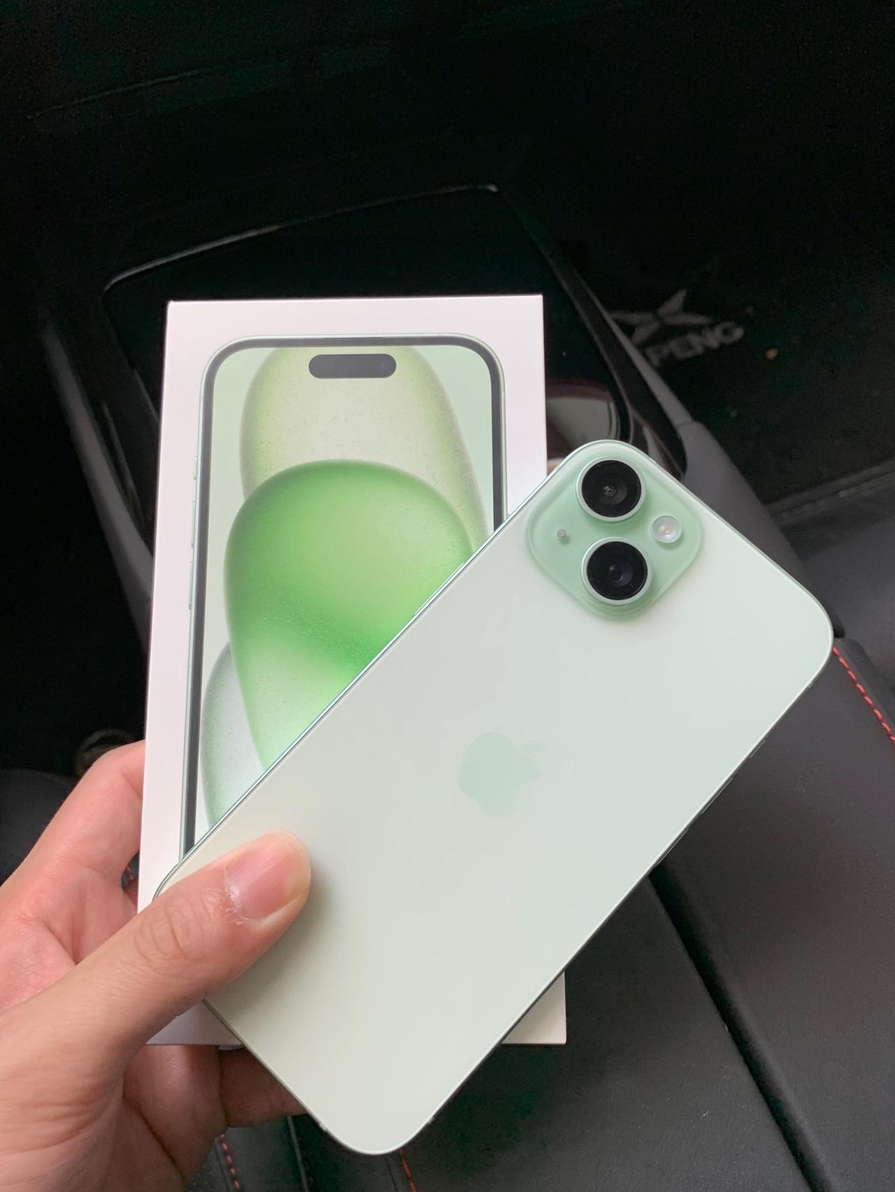 用了半个月iPhone 15 Plus真香，谁说它是智商税？续航贼强，早上出门晚