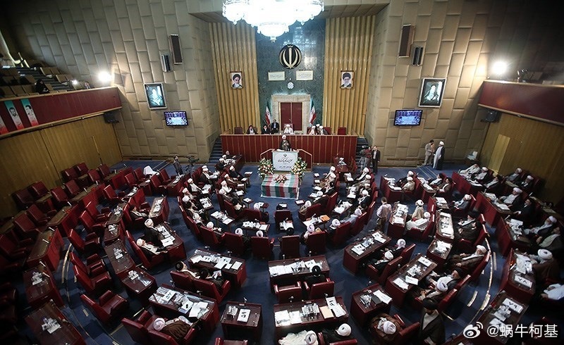伊朗专家会议发表了一份前所未有的重要声明，支持最高领袖小哈梅内伊。在这份由伊朗最