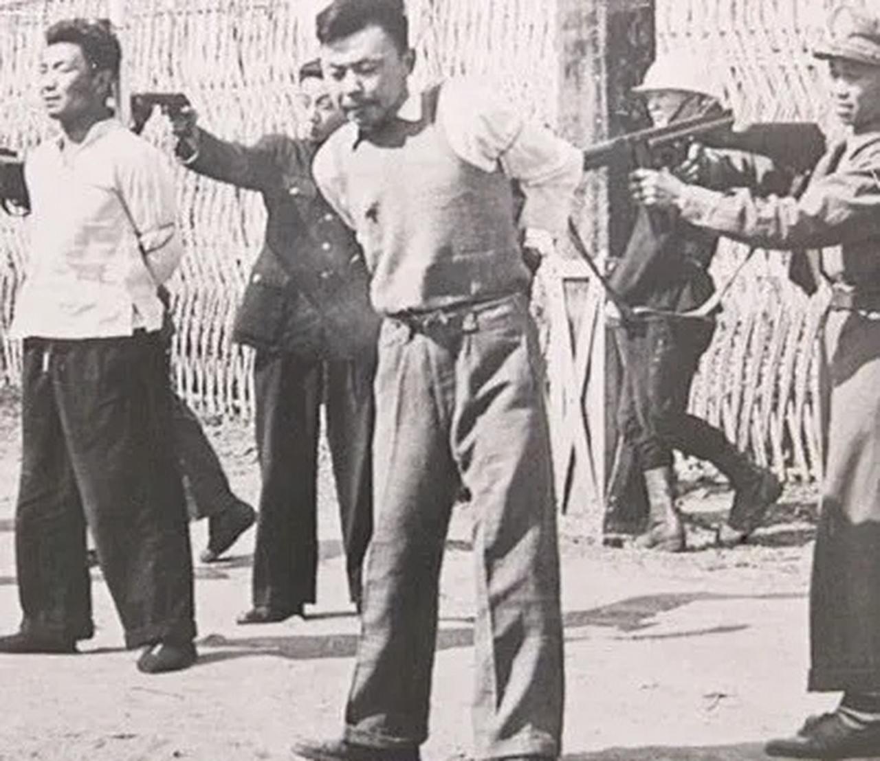 1941年，地下党员宋更新被枪决三枪未死！脸颊中弹后竟爬回弟弟家，只说一句：“快