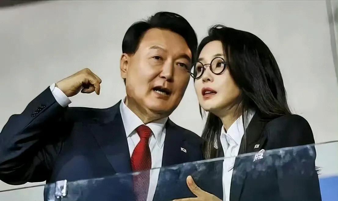 李明博执政5年，有期徒刑17年；
朴槿惠执政4年，有期徒刑22年；
卢武铉执政5
