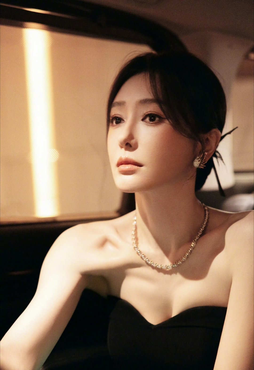 这个小秦岚美得我头晕眼花！迷死我们了姐