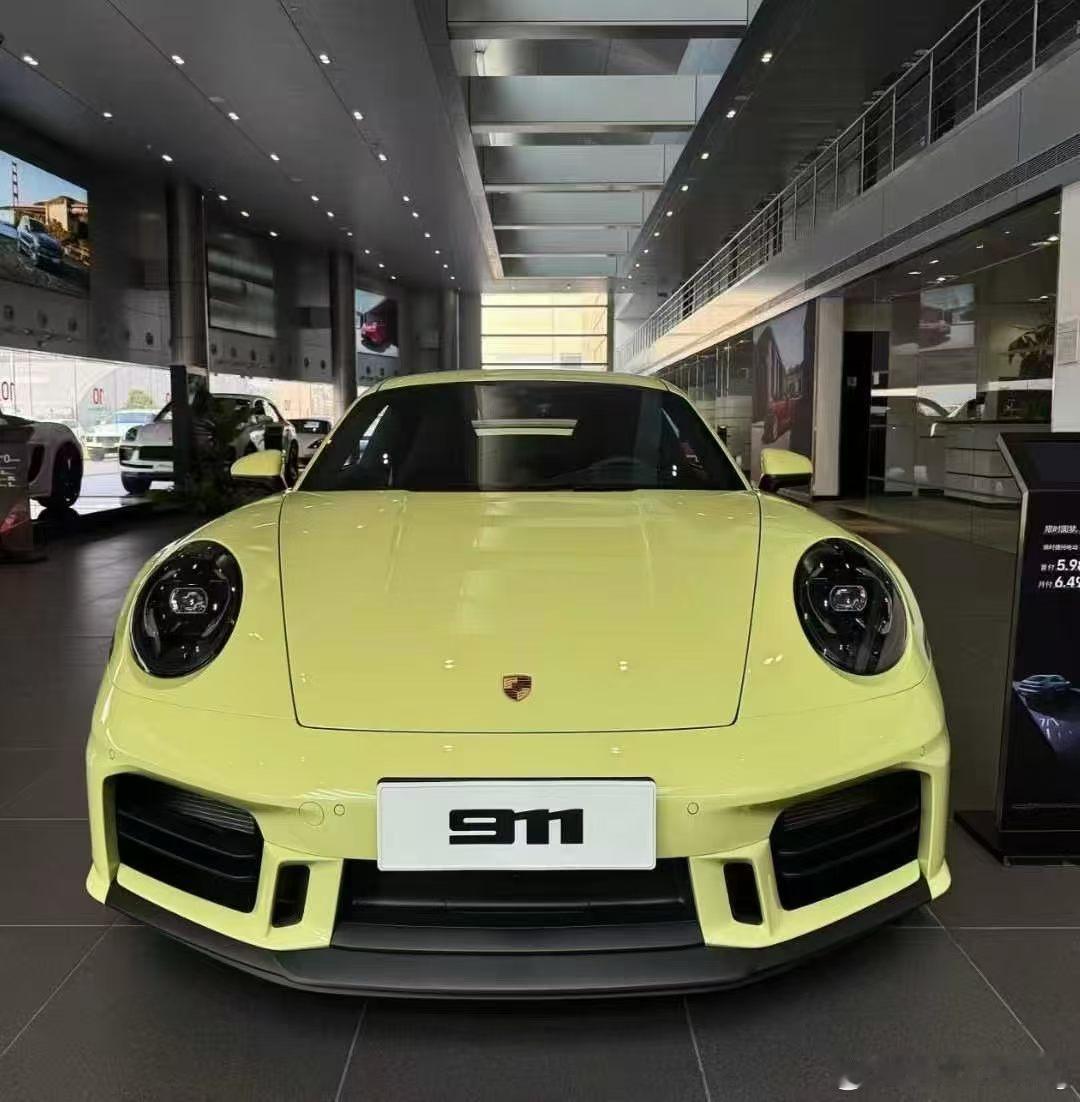 26款911 Carrera  卡塔赫纳/深夜蓝  空气动力组件 大尾翼指导价1