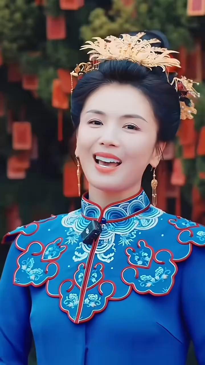 面朝大海，每一朵浪花都在讲述着林墨的故事。大家好，我是刘涛，我在梅州岛给大家送祝