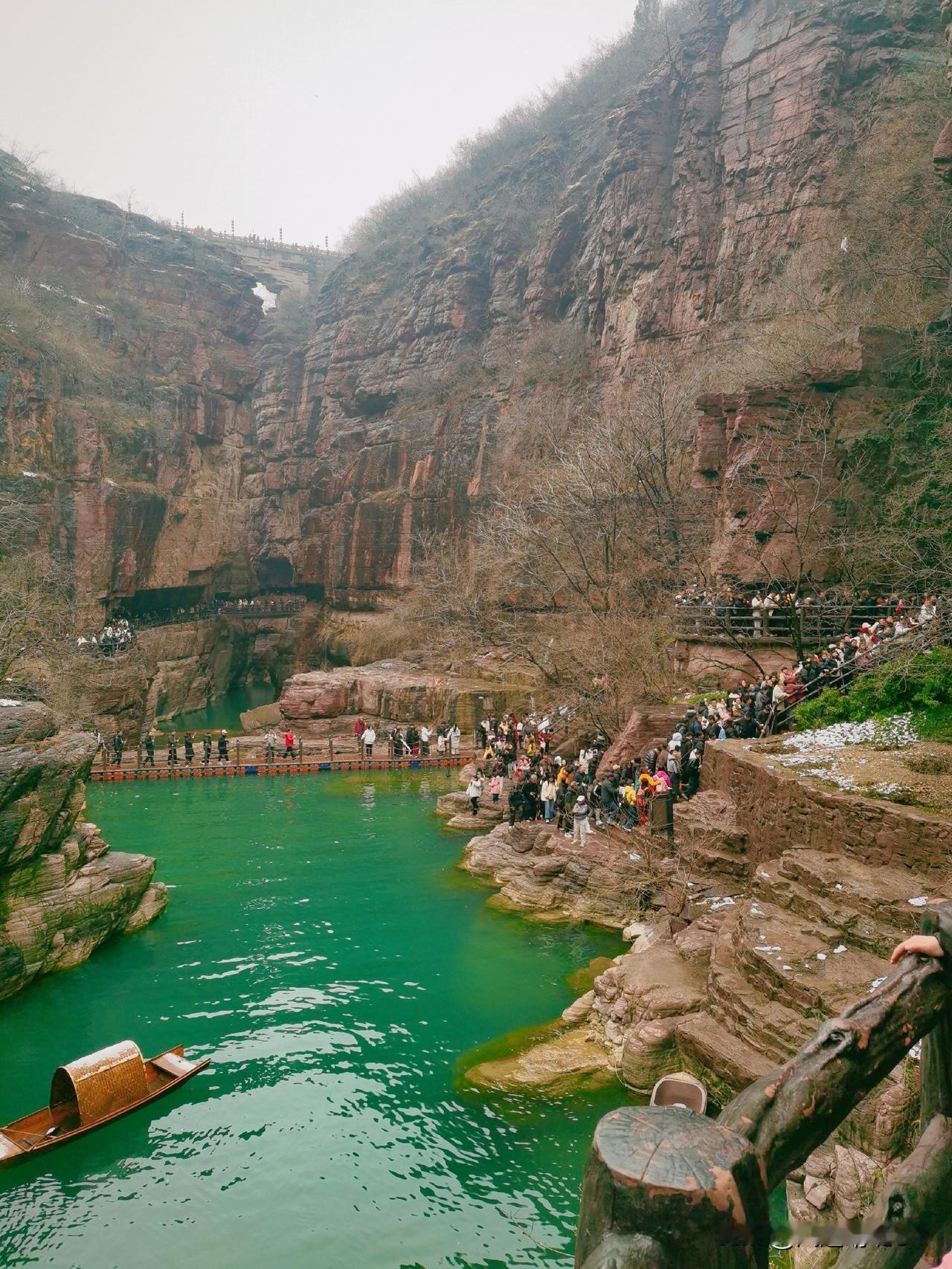 这篇文章，文字朴实却力道千钧。母亲造的哪是船，分明是一家人的日子。没一句苦，却处