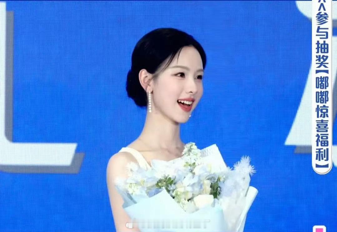 陈都灵 鞠婧祎今日直播图 ​​​