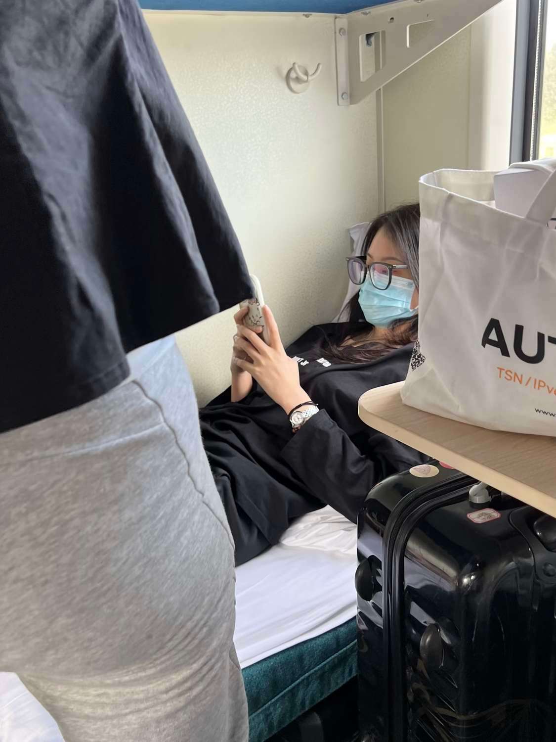 怎么办急急急，真的好喜欢，再怎么上去搭讪显得我是一个成熟稳重的人 