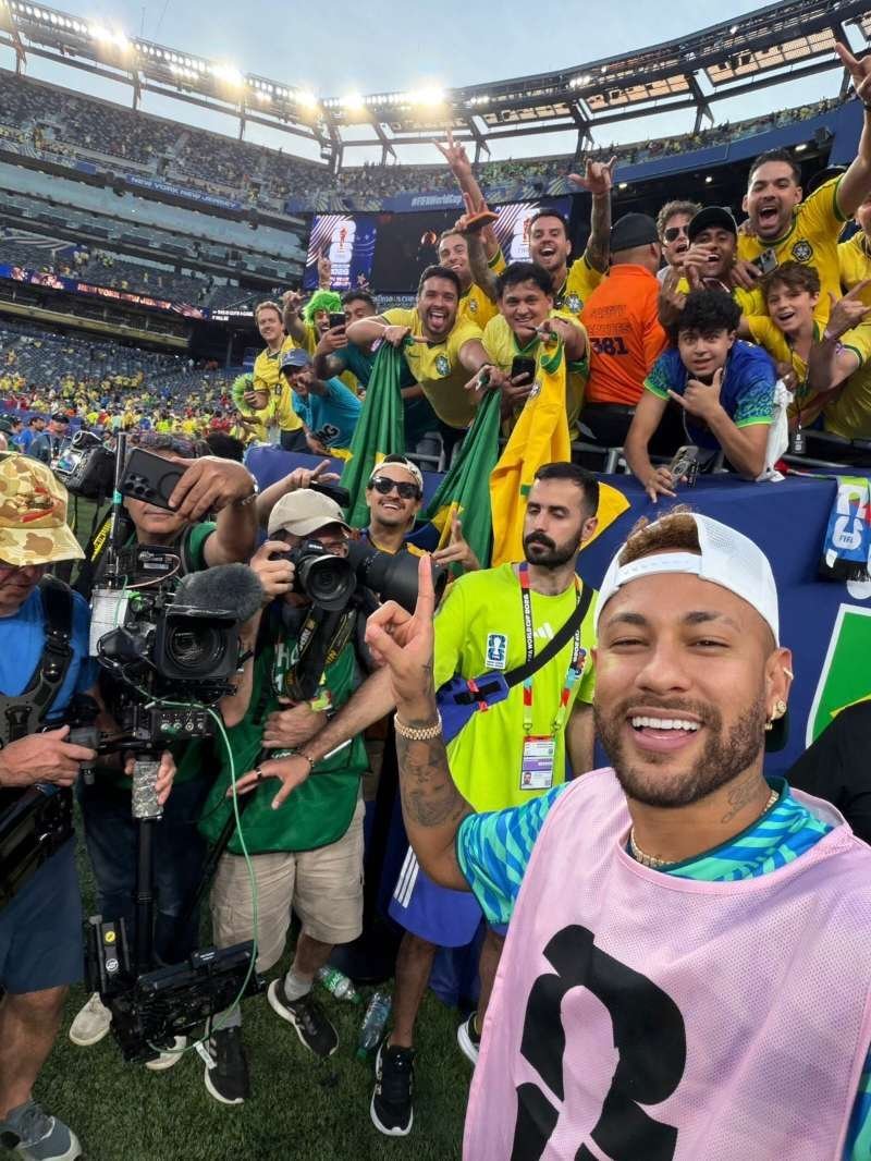 neymar 🤳内马尔巴西醒醒 这是世界杯