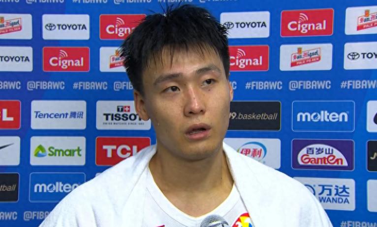 中国男篮惨败南苏丹遭遇两连败。赛后赵睿在接受采访的时候道歉，失望之情溢于言表。
