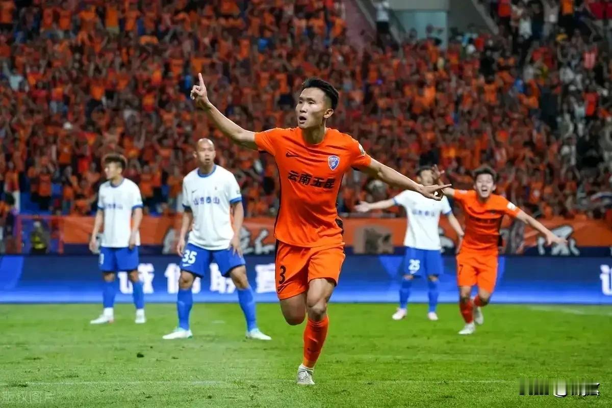 云南女婿续约玉昆！伤愈归来只为云南而战！
 
12月10日，云南玉昆官宣与徐宏杰