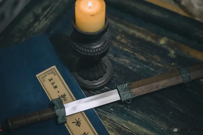 纵横千里独行客, 何惧前路雨潇潇
独行者的诗意 
​我知道结果，应该是我想的那个