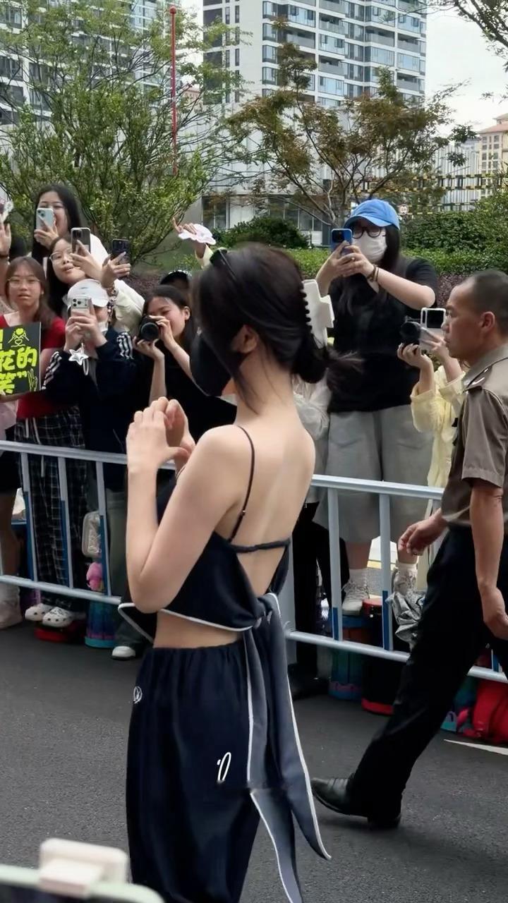 斯哈斯哈 