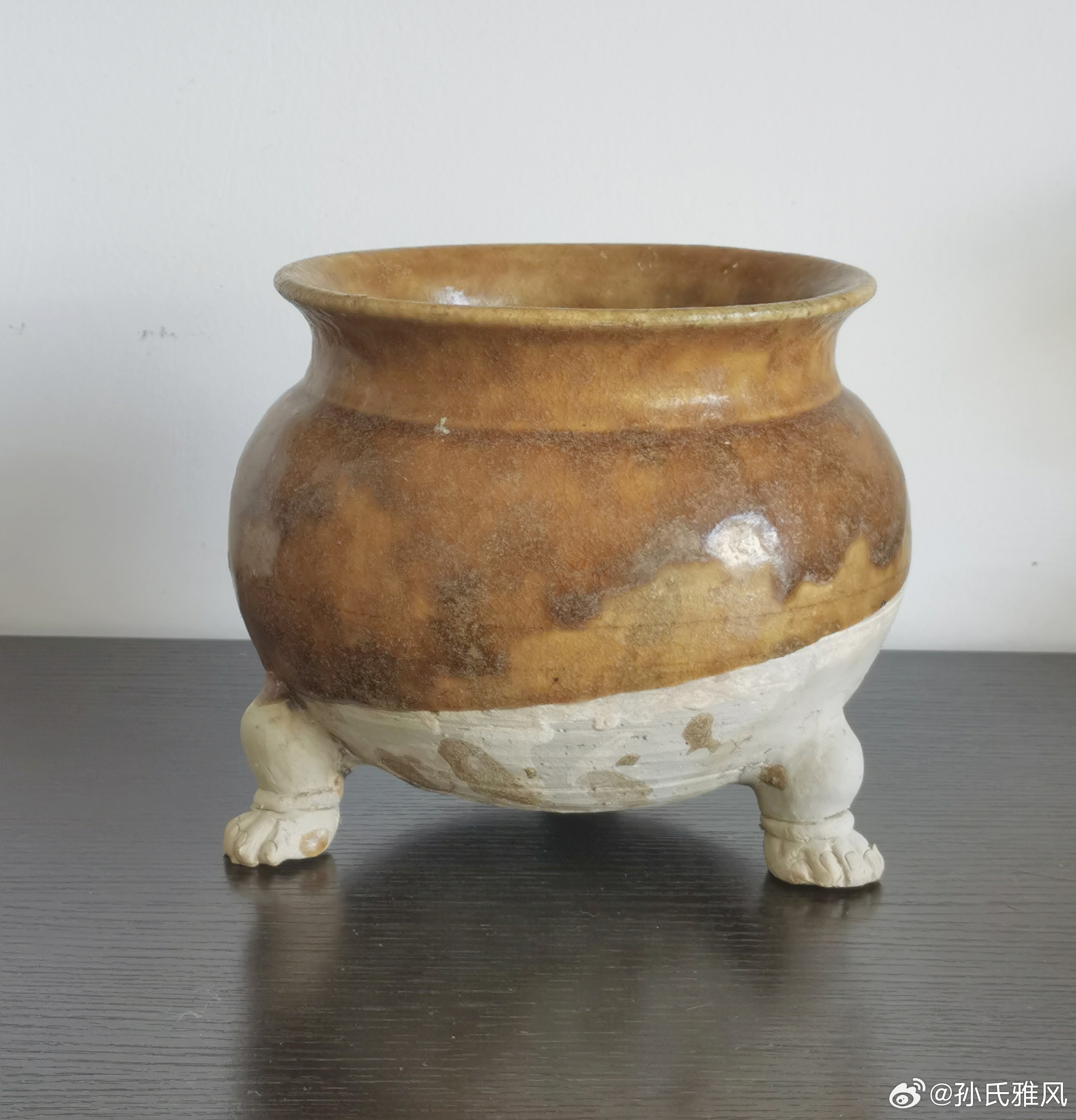 古瓷鉴定 唐  邢窑黄釉三足炉，邢窑不只有白釉，还有黄釉，高温的，不是唐三彩的低