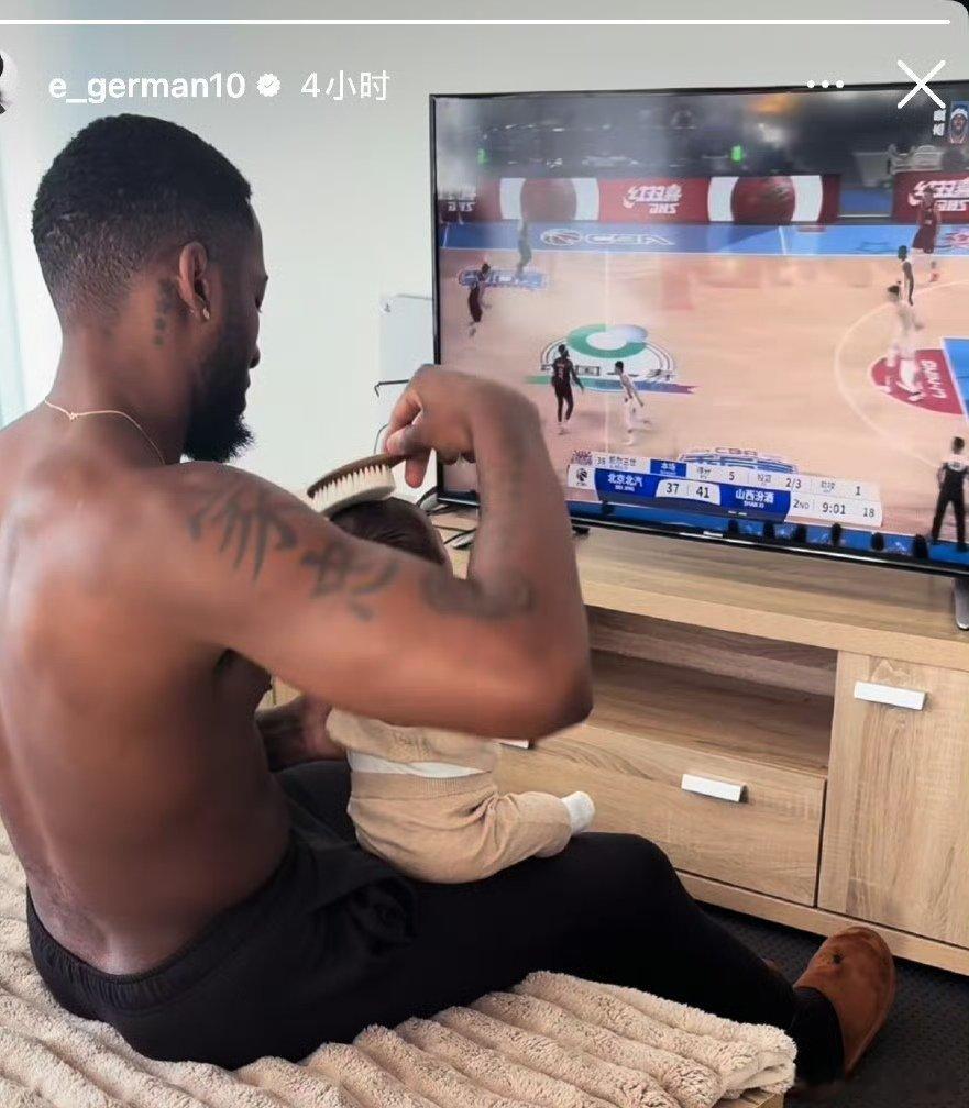 北汽俩外抵京备战新赛季北京青年报记者5日获悉，北汽男篮双外援杰曼与斯佩尔曼都已经