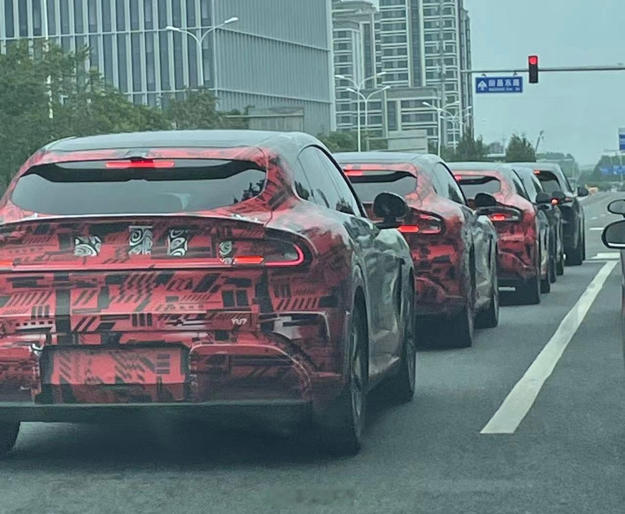 别说，这车还确实挺帅的小米YU7 ​​​