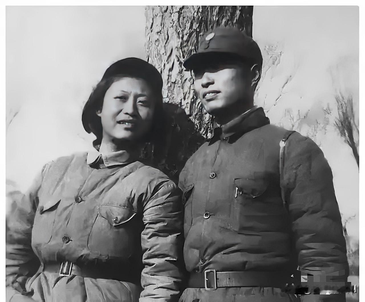 1942年，开国上将张爱萍与李又兰在抗日战争烽火中结为伴侣。当时张爱萍正在新四军