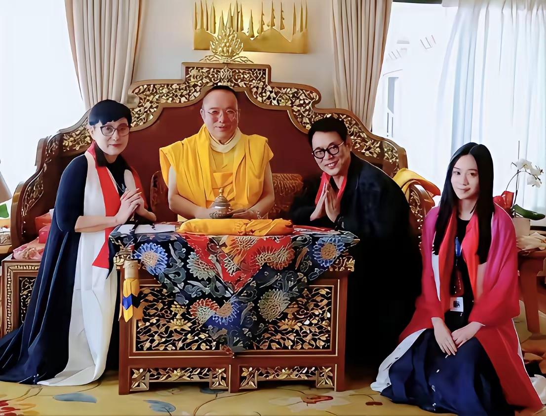 说真的，李连杰信佛这事上，已经上过很多次当了，就是吸取不到一丝教训，依然如故。