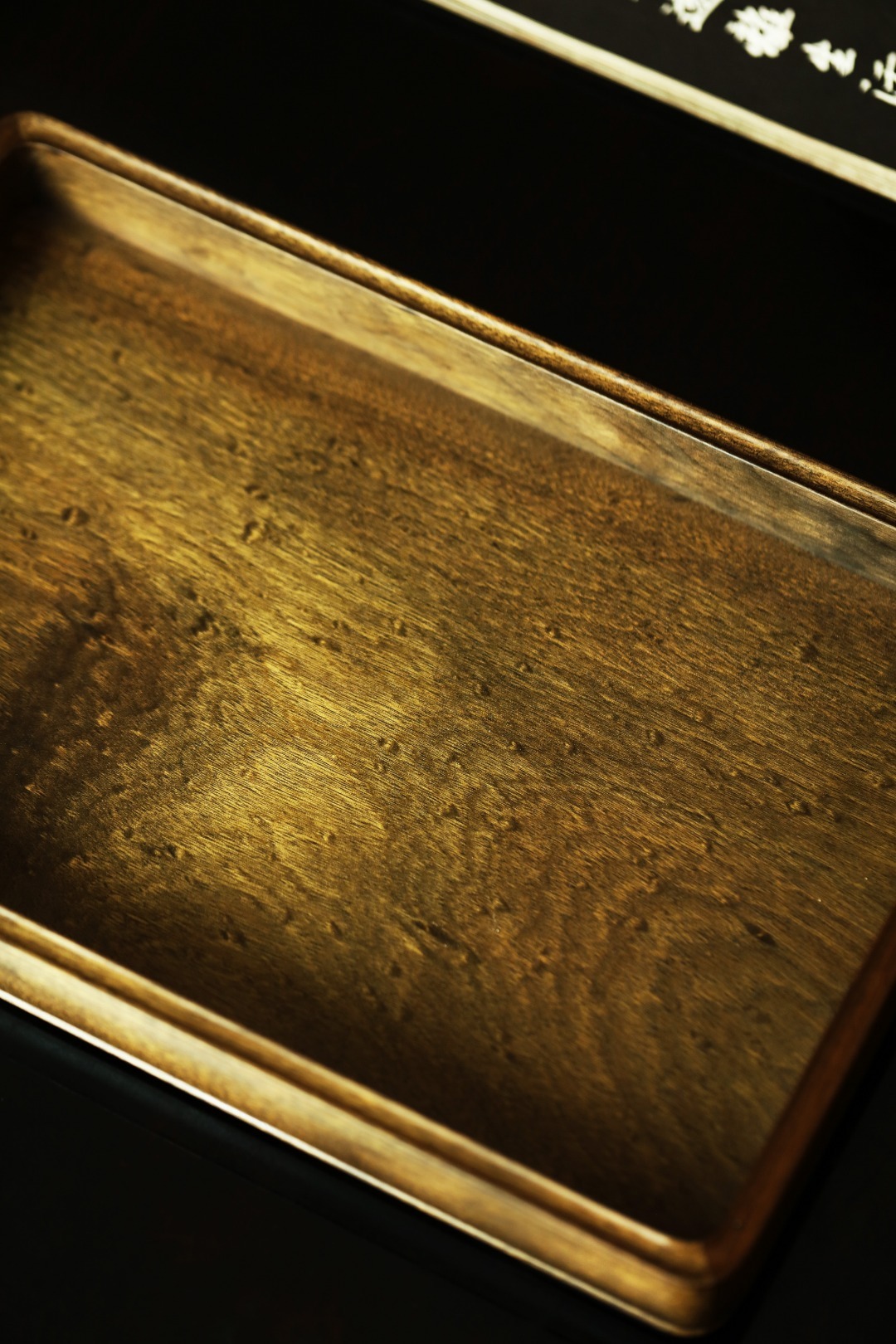 金丝楠 | 文盘择优质老料，金丝荧光质感，榫卯工艺，严丝合缝，雨滴纹理，更添灵动