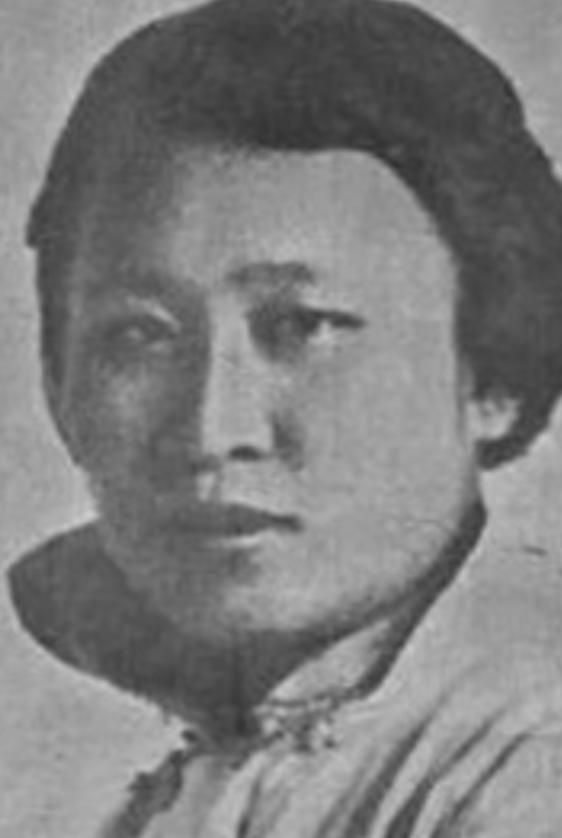 1946年，苏州法庭，万人围观。法官宣判陈璧君无期徒刑，她一脸不屑：我不上诉，上