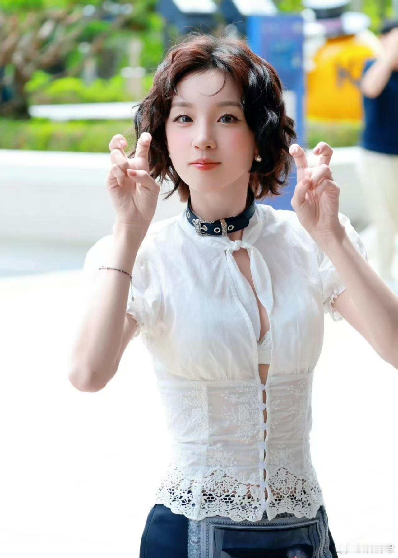 宋雨琦把自己穿身上了宋雨琦把自己穿身上了，软嫩小狗短裙少女感拉满，利落短发灵气逼