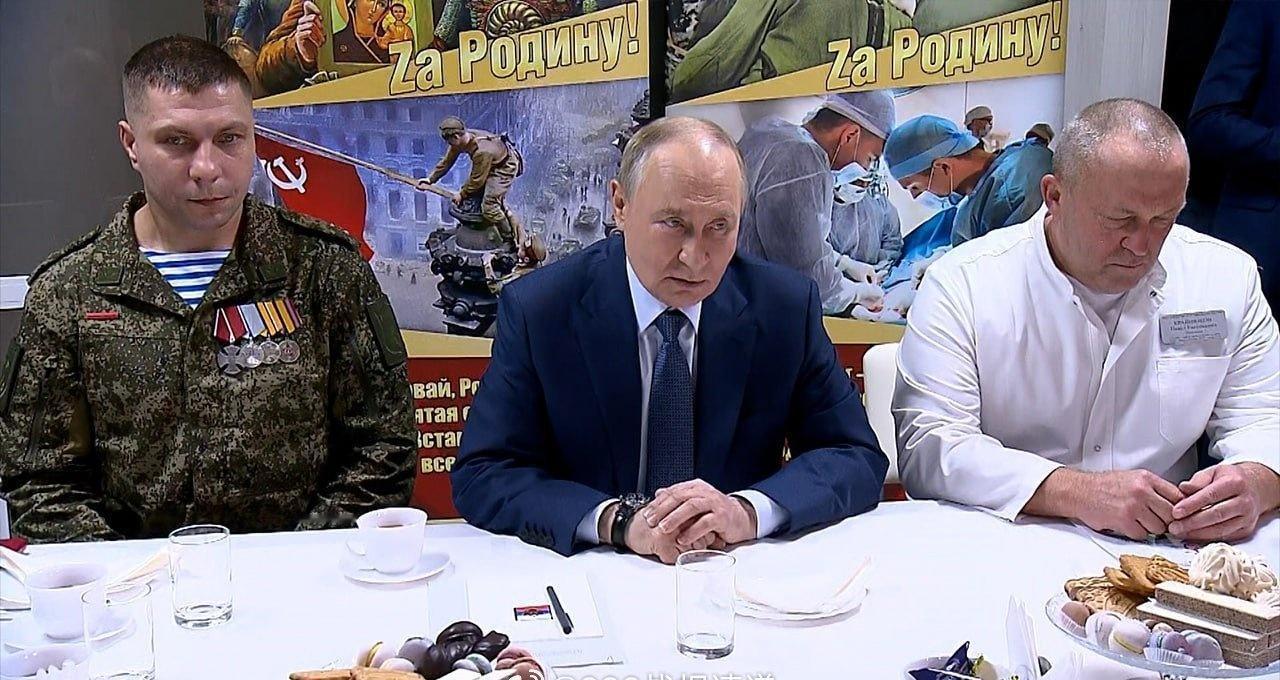 俄罗斯总统普京提议暂停在库皮扬斯克市和波克罗夫斯克市（红军村市）的战斗行动，以便